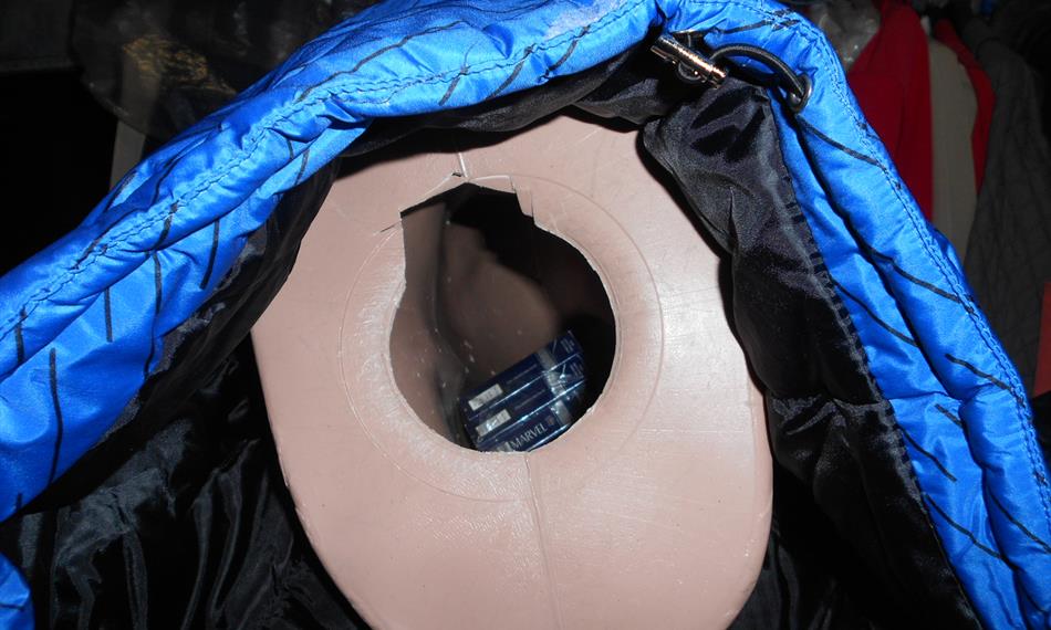 2018-1-29-74202_cigarety ve figuríně 1.JPG